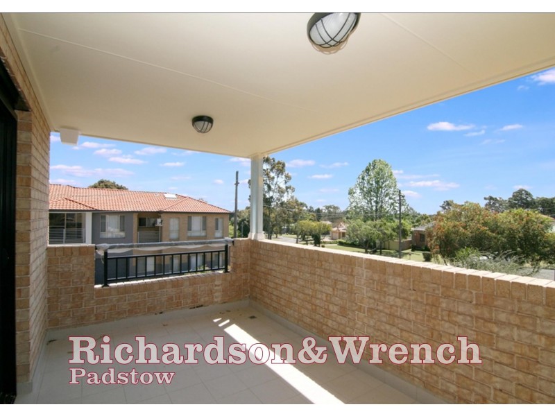 2A Ogilvie Street, East Hills NSW 2213