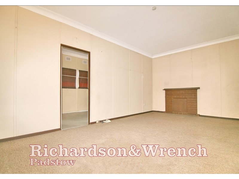 9 Cheatle Street, East Hills NSW 2213