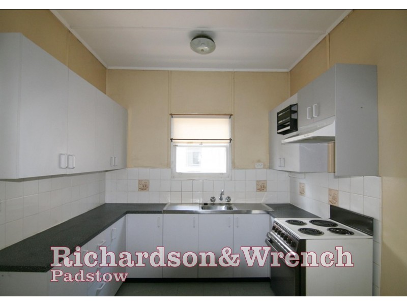 9 Cheatle Street, East Hills NSW 2213