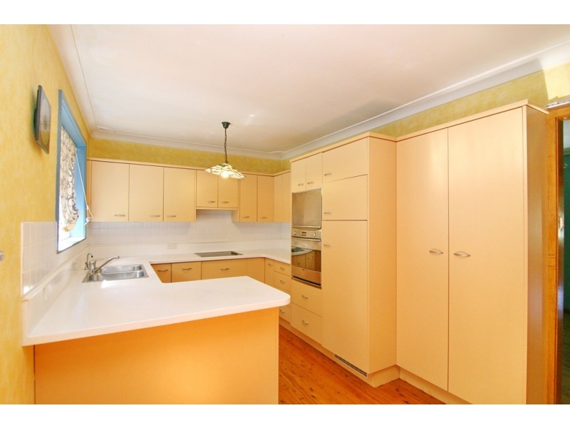 62 Caroline Crescent, Georges Hall NSW 2198