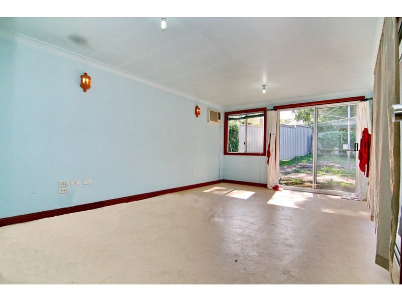62 Caroline Crescent, Georges Hall NSW 2198