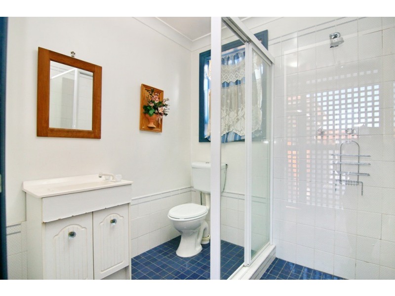 62 Caroline Crescent, Georges Hall NSW 2198