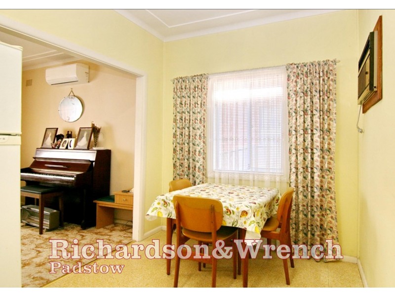 2 Ogilvie Street, East Hills NSW 2213