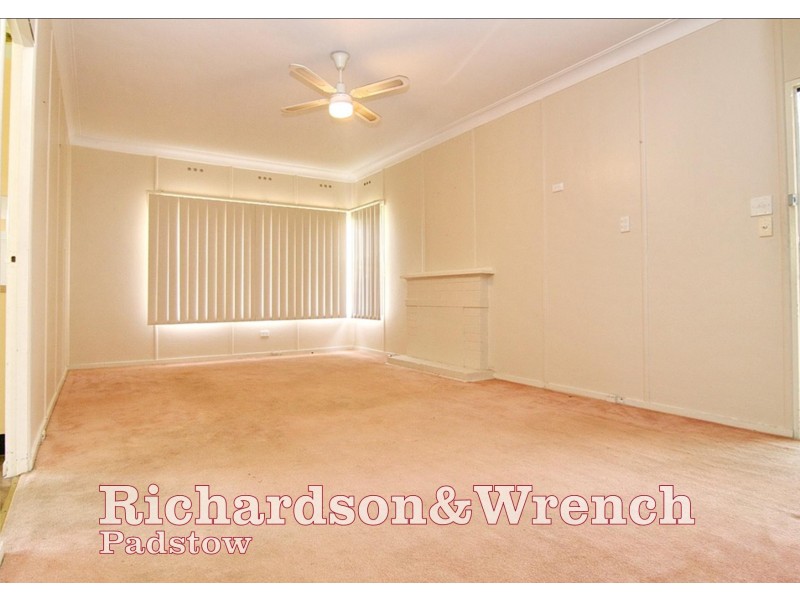 1 Worsley Street, East Hills NSW 2213