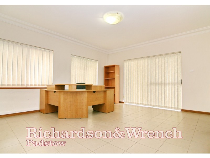 8 Downes Close, Illawong NSW 2234