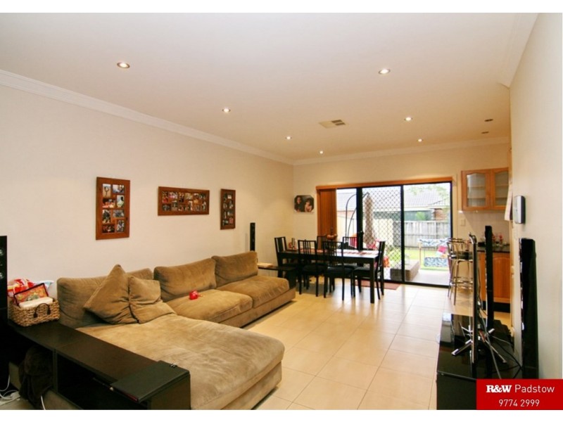 2 Mckevitte Avenue, East Hills NSW 2213