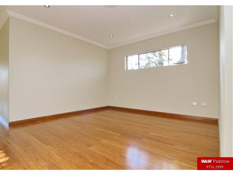 1 Worsley Street, East Hills NSW 2213