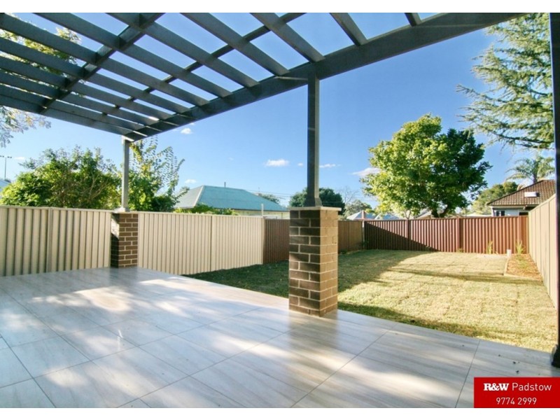 1 Worsley Street, East Hills NSW 2213