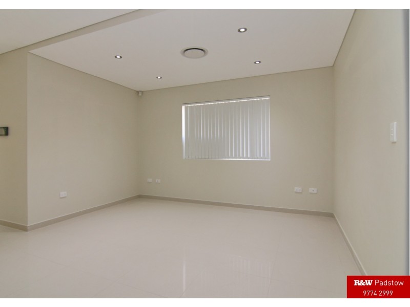 1B Worsley Street, East Hills NSW 2213