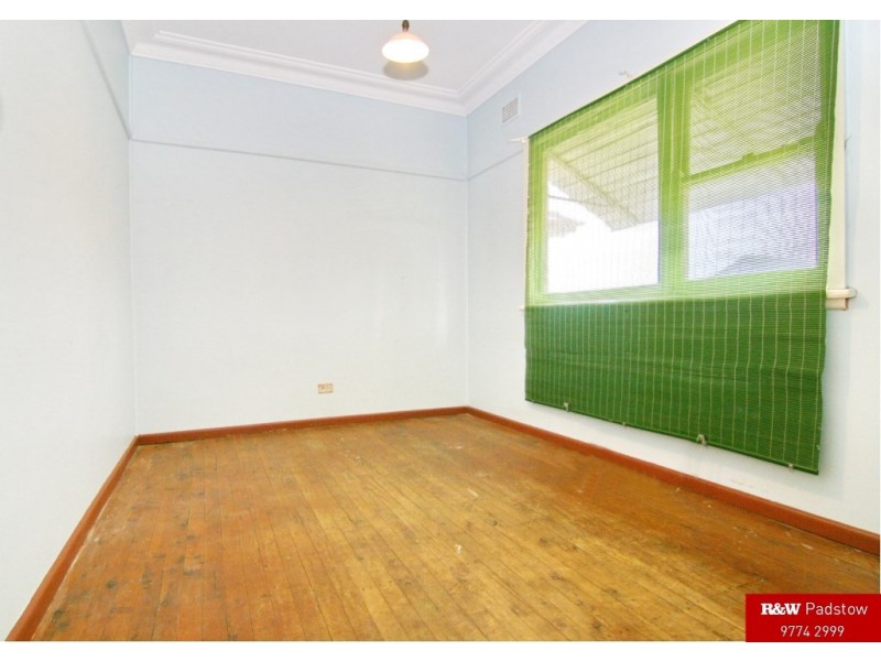 6 Gracemar Ave, Panania NSW 2213