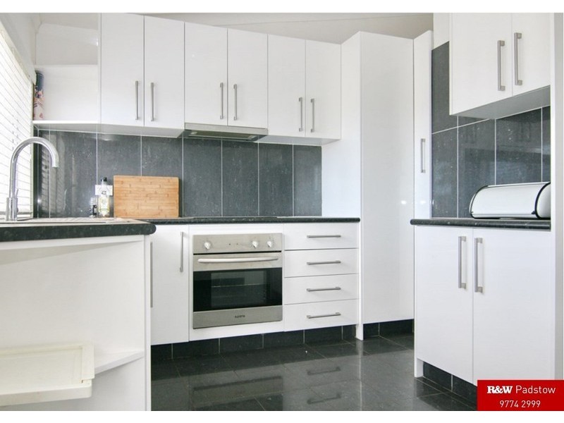 657 Forest Road, Peakhurst NSW 2210