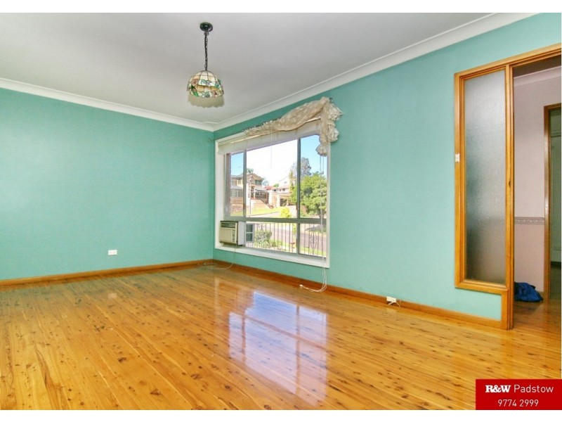 62 Caroline Crescent, Georges Hall NSW 2198