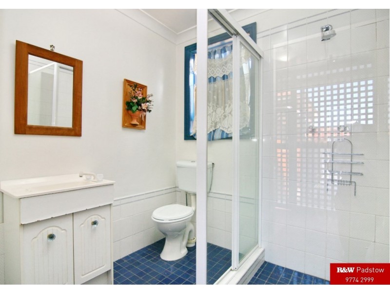 62 Caroline Crescent, Georges Hall NSW 2198