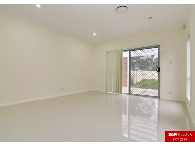 2 Ogilvie Street, East Hills NSW 2213