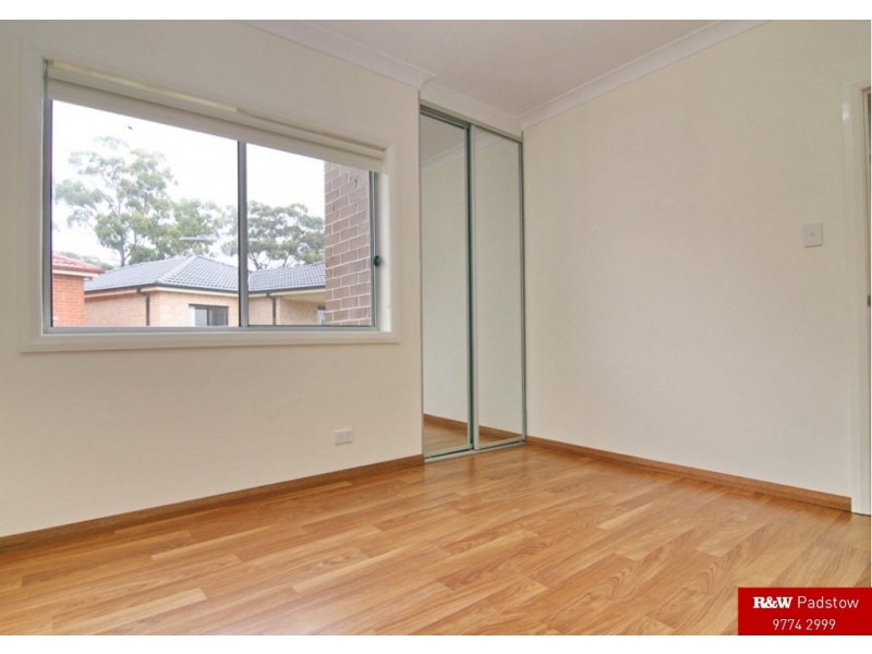 2 Ogilvie Street, East Hills NSW 2213