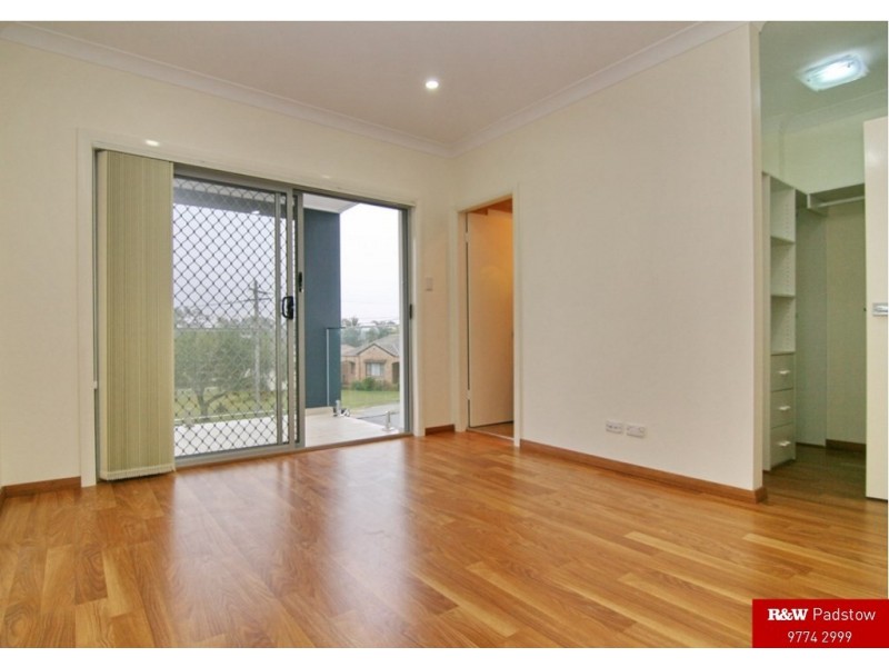 2 Ogilvie Street, East Hills NSW 2213