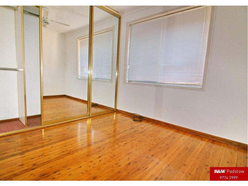 62 Caroline Crescent, Georges Hall NSW 2198
