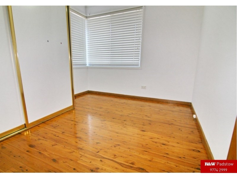62 Caroline Crescent, Georges Hall NSW 2198
