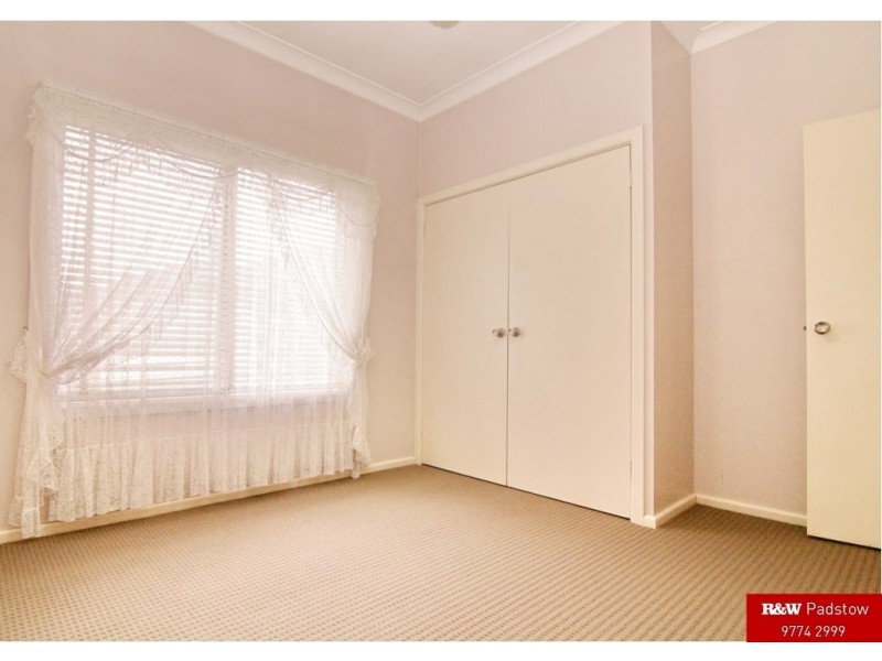 24 Park Road, East Hills NSW 2213