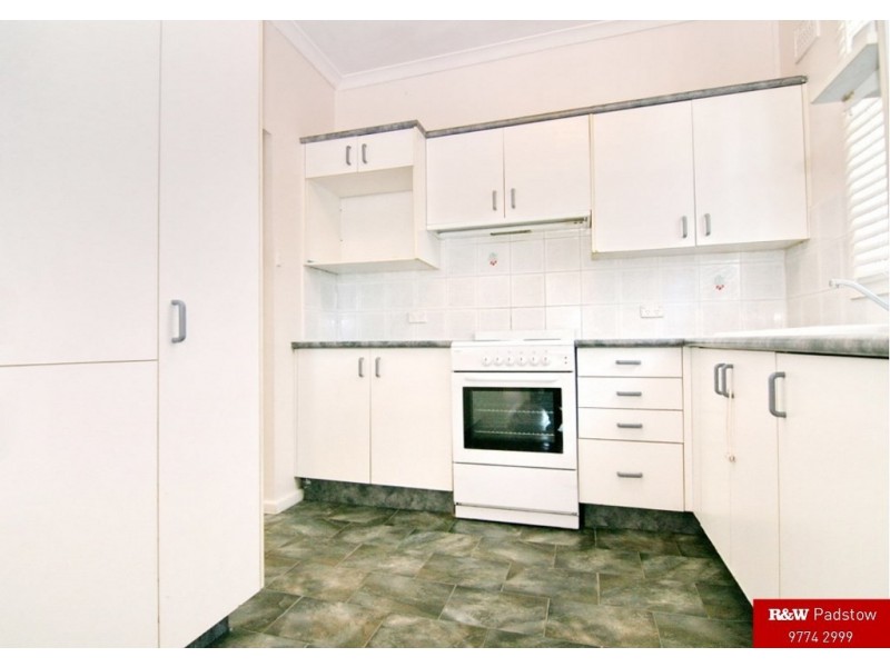 4 Robyn Street, Revesby NSW 2212