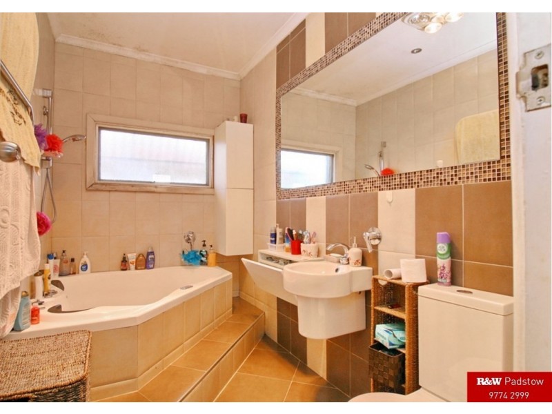 21 Lucas Road, East Hills NSW 2213