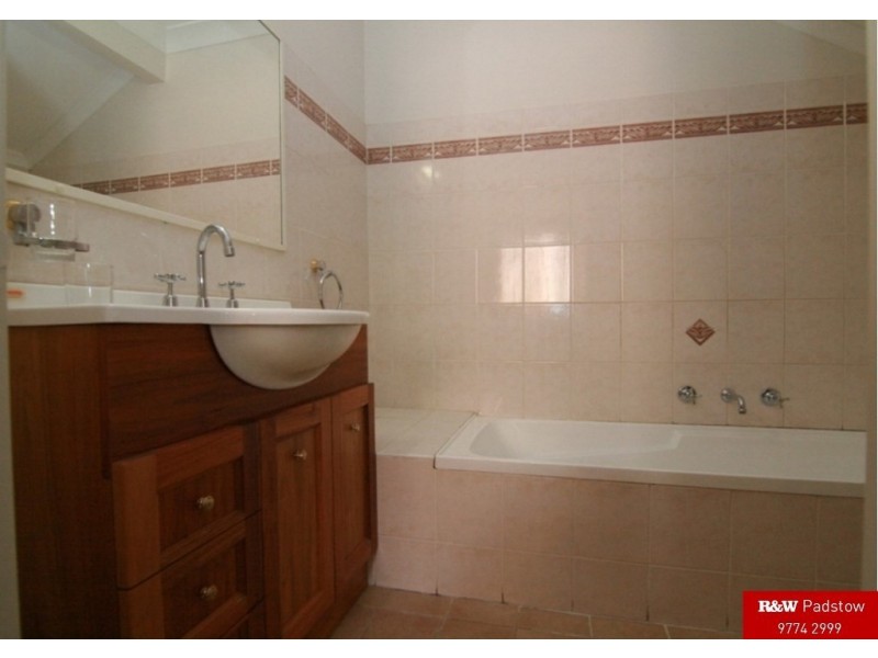 2/19 Gwandalan Road, Padstow NSW 2211