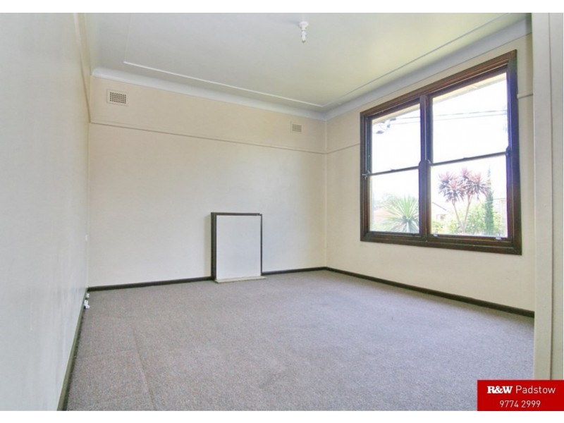 32 Wollongbar Avenue, Panania NSW 2213