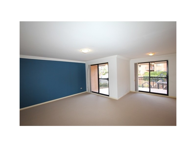 30/49 Dobson Crescent, Baulkham Hills NSW 2153