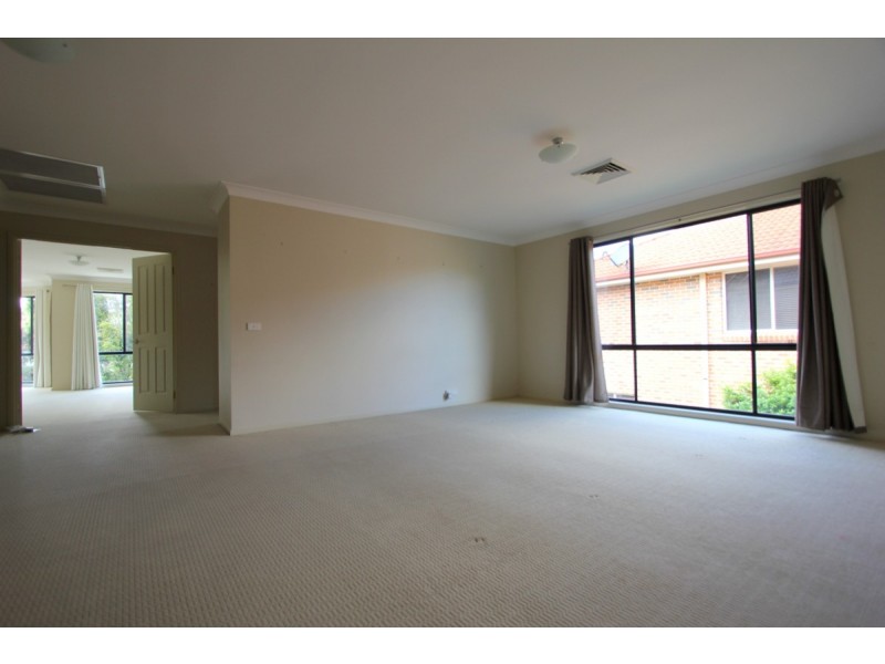 96 Brampton Drive, Beaumont Hills NSW 2155