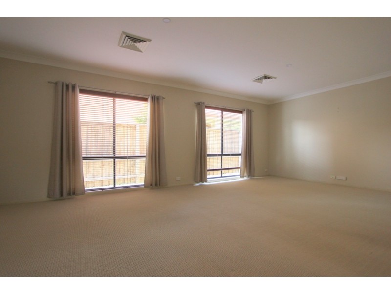 96 Brampton Drive, Beaumont Hills NSW 2155