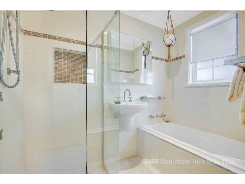 25 Canyon Road, Baulkham Hills NSW 2153