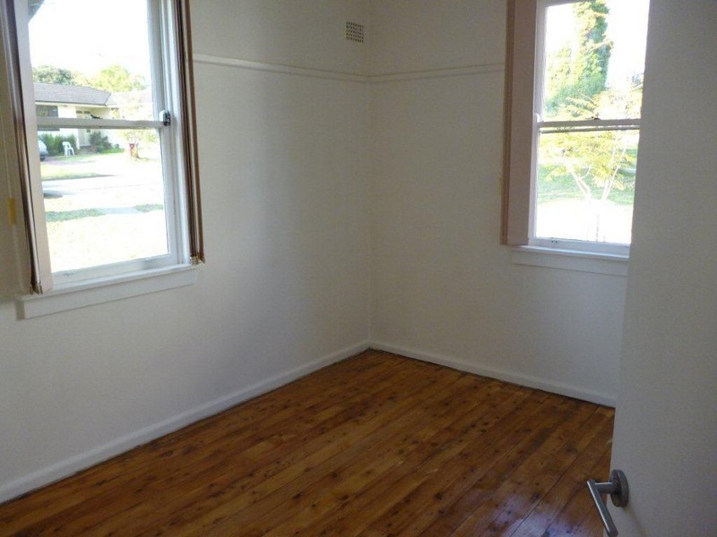 8 Koorabel Road, Lalor Park NSW 2147