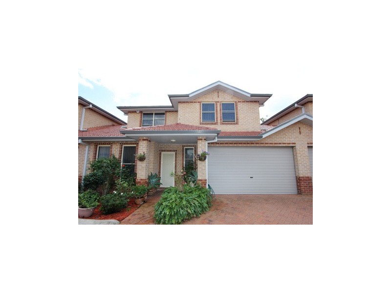 8/2 Pearce Street, Baulkham Hills NSW 2153