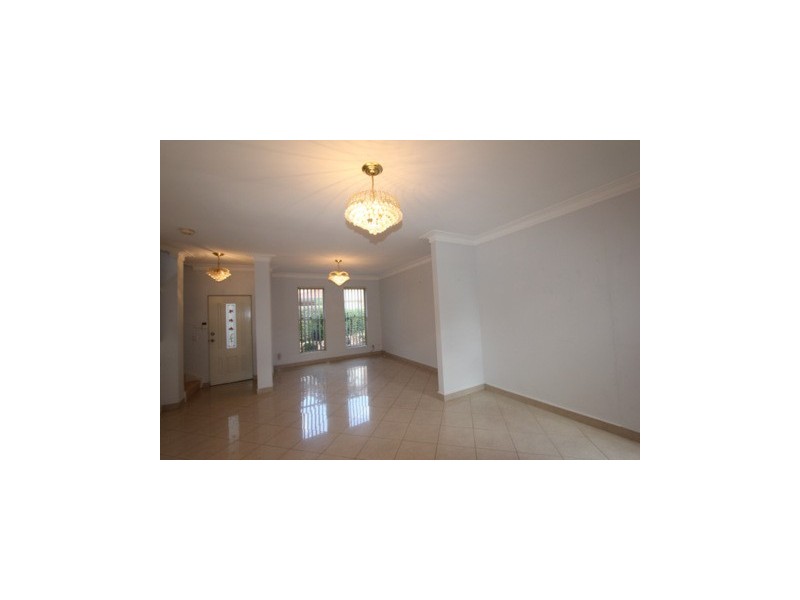 8/2 Pearce Street, Baulkham Hills NSW 2153