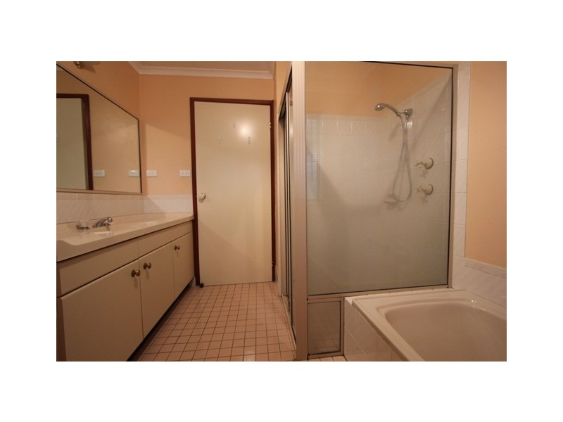 9 Clinton Street, Quakers Hill NSW 2763