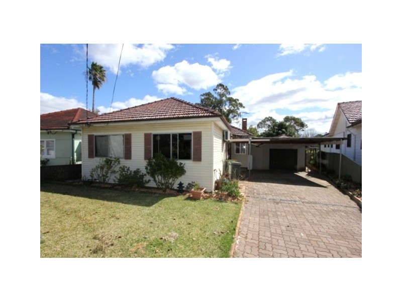 13 Moir Avenue, Northmead NSW 2152