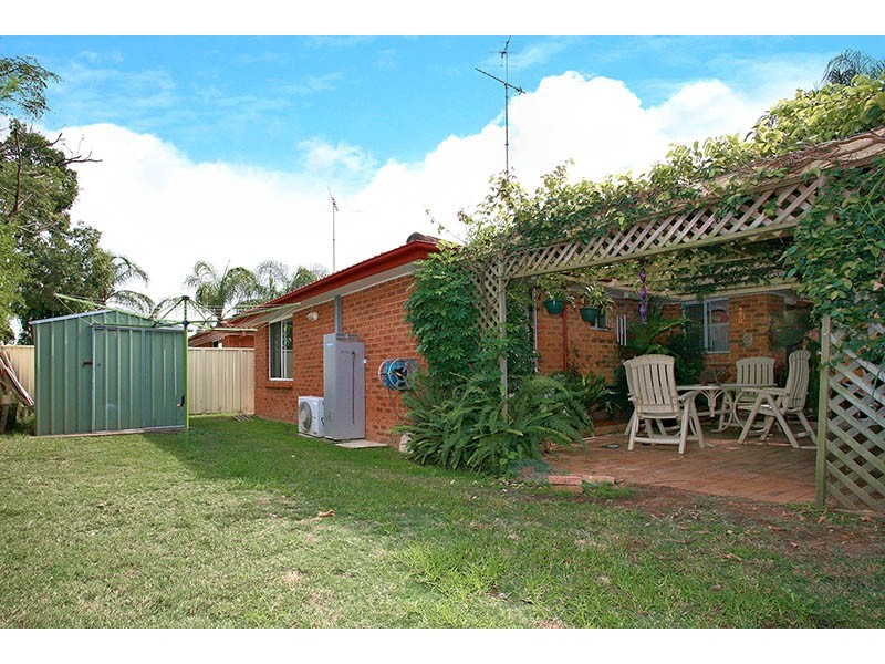 16 Icarus Place, Quakers Hill NSW 2763