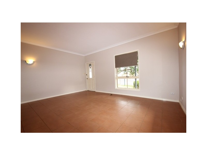 2B Glenn Avenue, Northmead NSW 2152