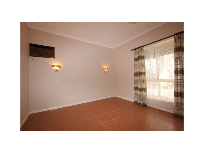 2B Glenn Avenue, Northmead NSW 2152