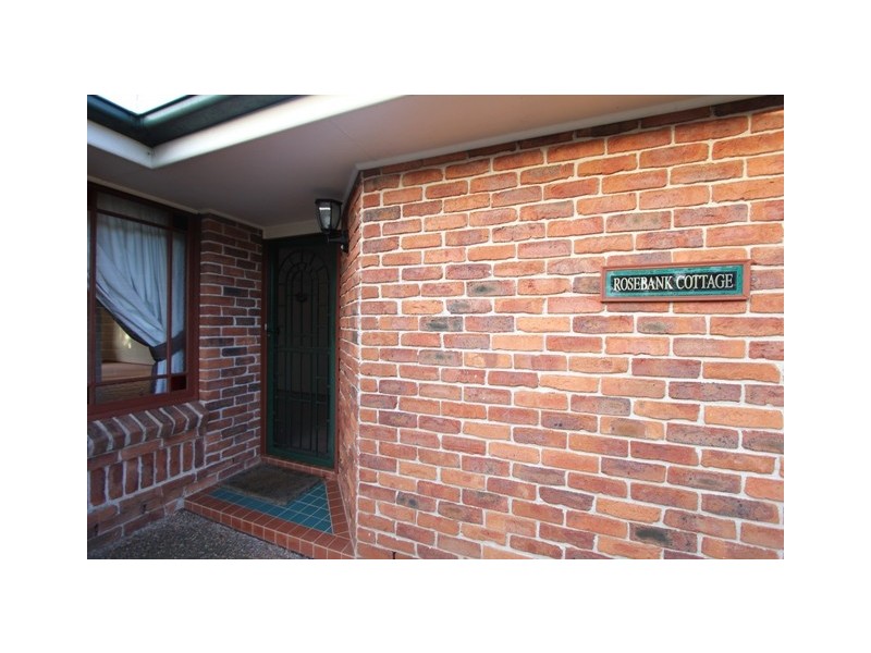 9 Clinton Street, Quakers Hill NSW 2763