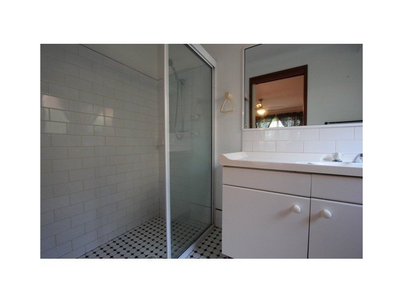 9 Clinton Street, Quakers Hill NSW 2763