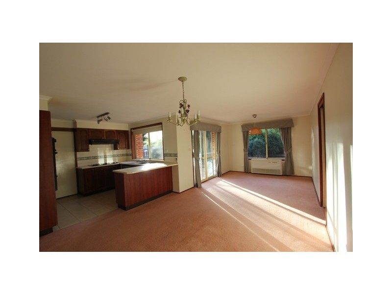 9 Clinton Street, Quakers Hill NSW 2763