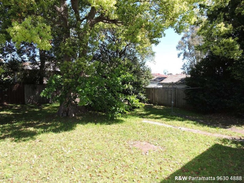 18 Rowley Street, Pendle Hill NSW 2145