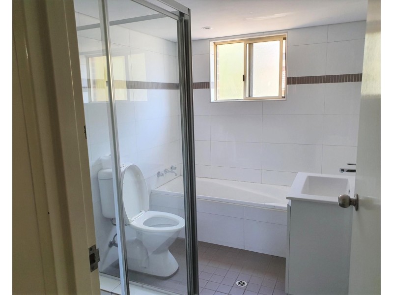 4/8-10 Queens Road, Westmead NSW 2145