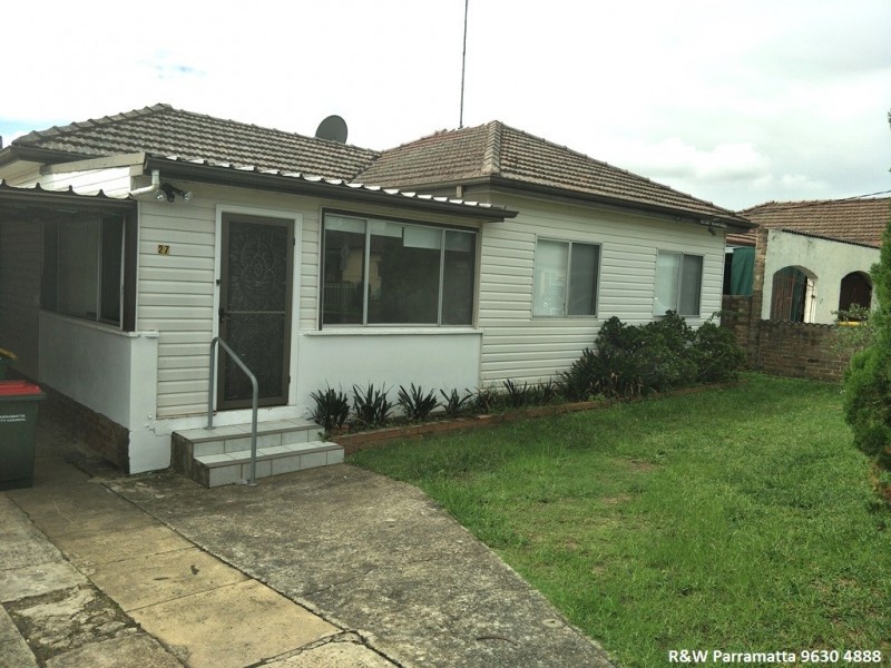 27 Derbyshire Avenue, Toongabbie NSW 2146
