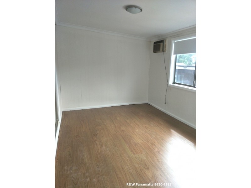 27 Derbyshire Avenue, Toongabbie NSW 2146