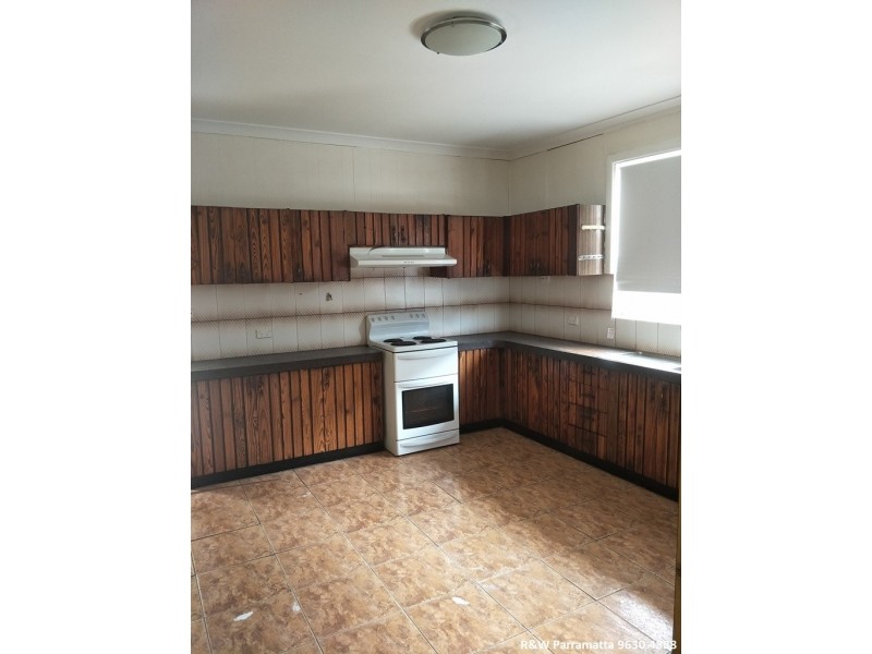 27 Derbyshire Avenue, Toongabbie NSW 2146