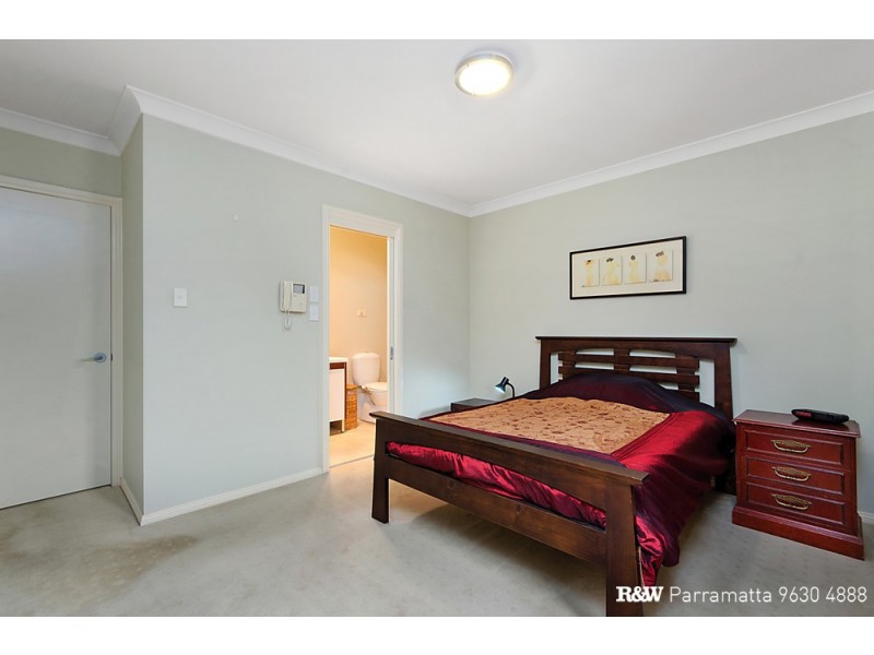 8 Mangalore Drive, Winston Hills NSW 2153