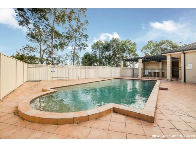 8 Mangalore Drive, Winston Hills NSW 2153