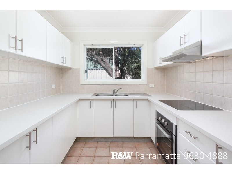 2/4 Tungarra Road, Girraween NSW 2145